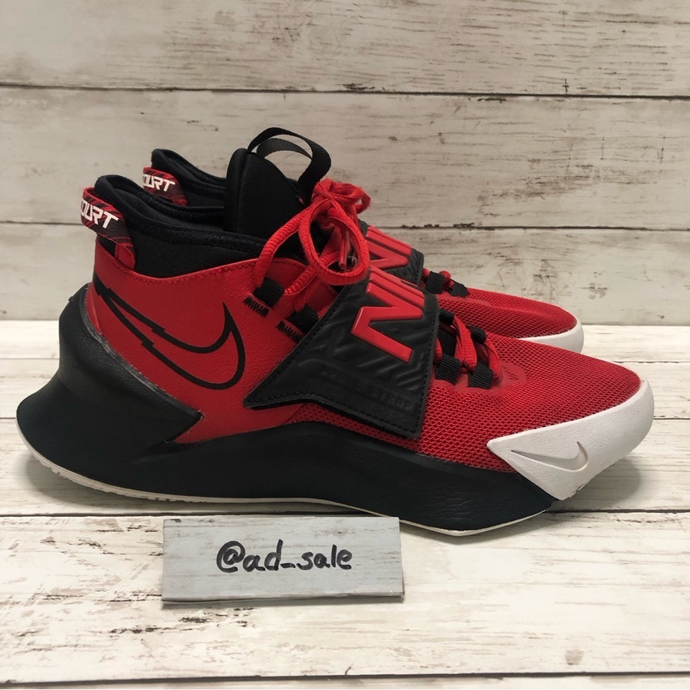 Nike Future Court Boy’s Red/Black Basketball Sneakers 5Y
